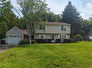 42 Meadowlark Rd, Enfield, CT 06082