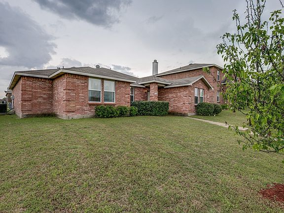 3rd image of 1228 Candler Dr