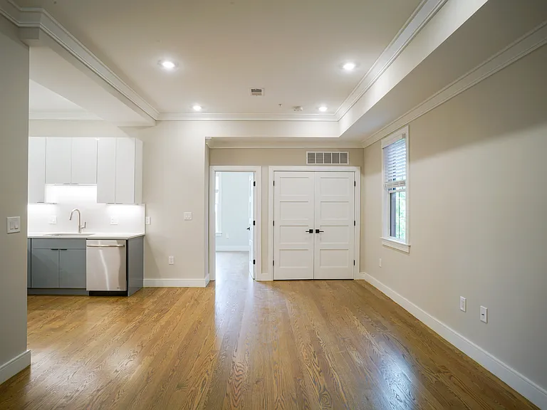 464 Sumner St #2 — Photo 10