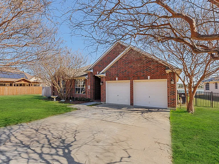 3513 Lake Country Dr — Photo 4