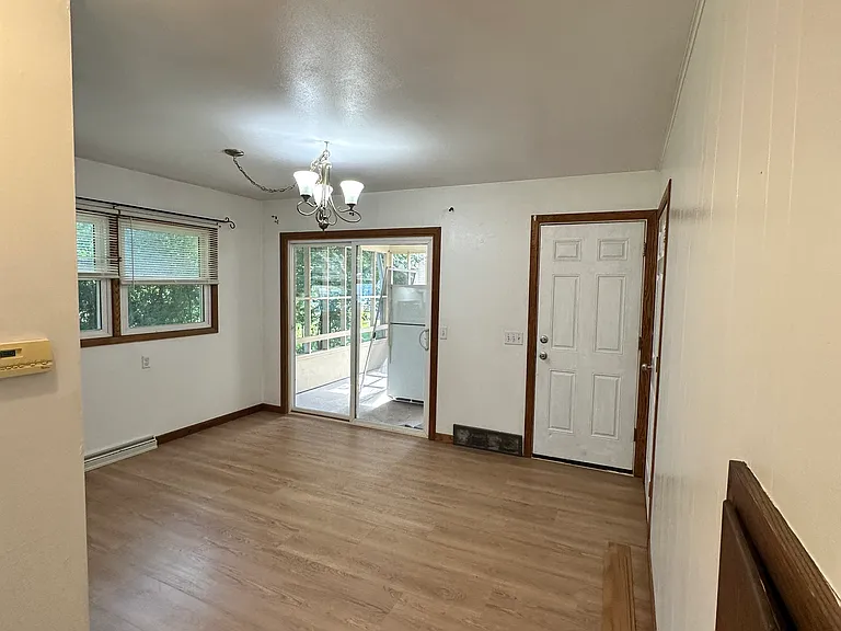 Alison Ln — Photo 15