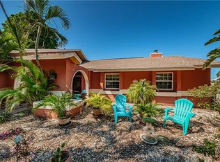 2052 Hidden Lake Dr, Palm Harbor, FL 34683