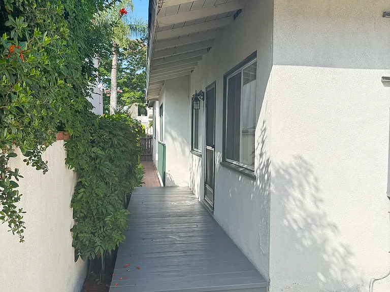 528 N Lucia Ave #1/2 — Photo 9