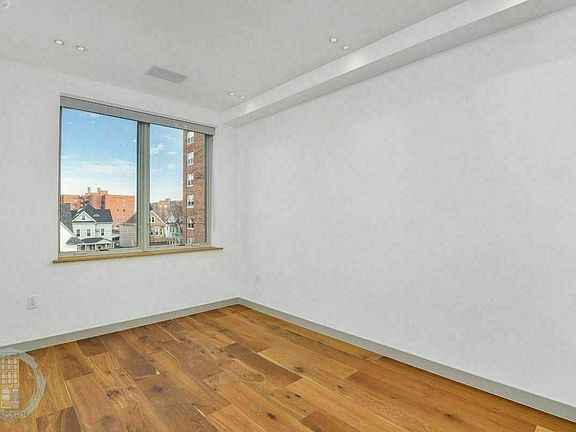 4th image of 675 E 32nd St #3E