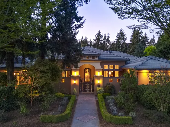 2325 Park Grove Dr, Eugene, OR 97408