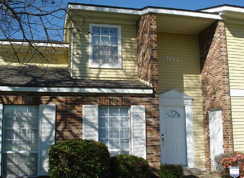 1st image of 200 Lodge Dr APT 407