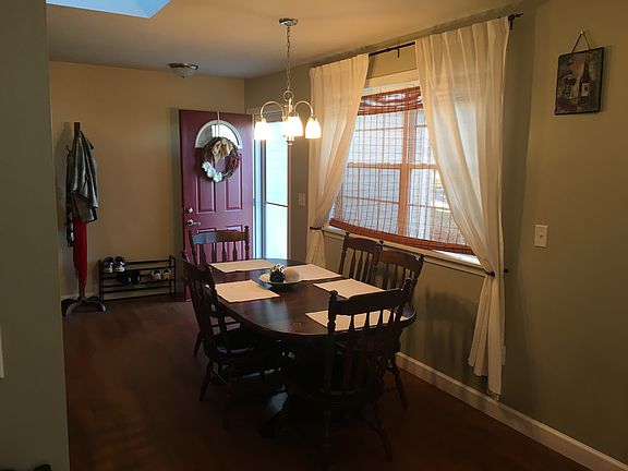 5th image of 413 E Essex St