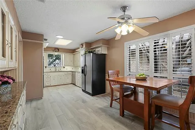 2403 Blue Cypress Dr — Photo 6