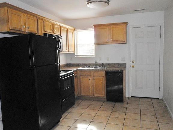 2nd image of 115 Maryknoll Dr APT 4