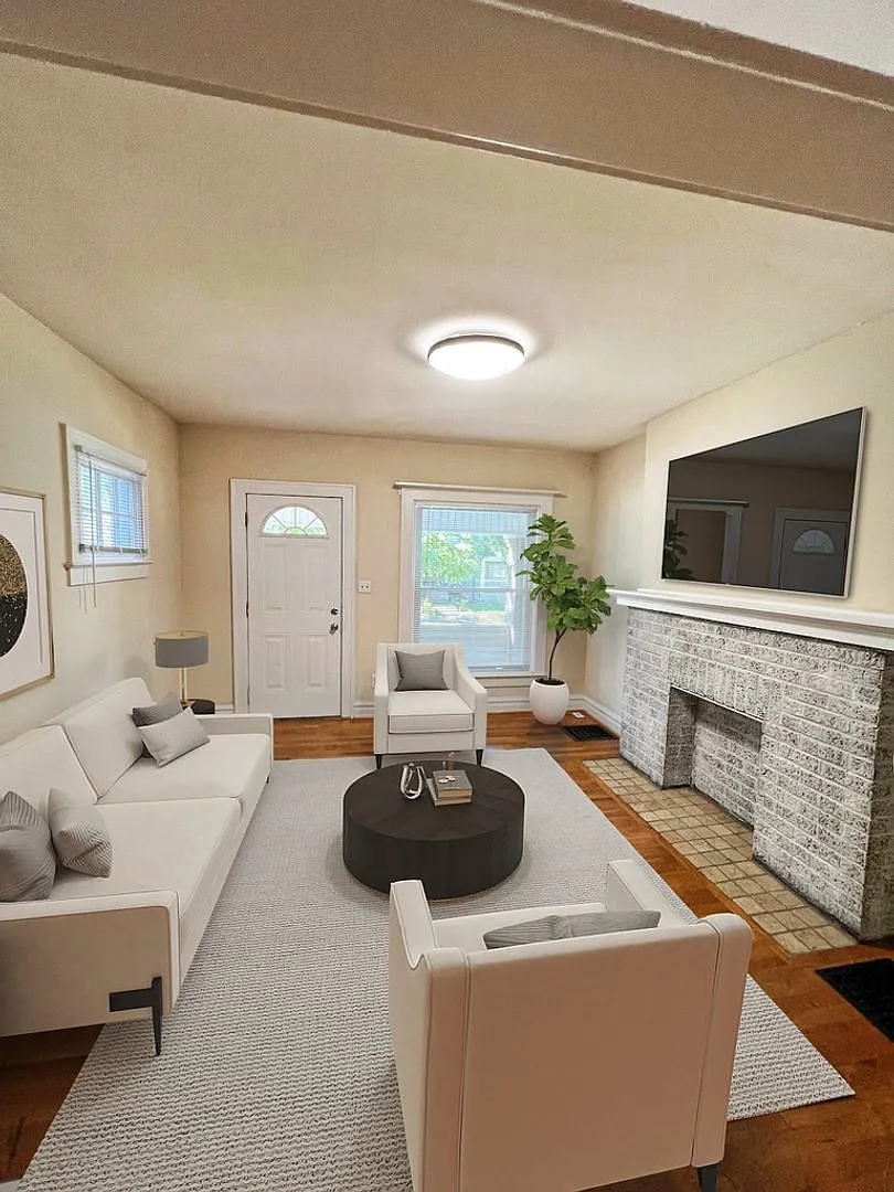 3 Bedrooms, 1 Full Bathroom + 2 Free Off-Street Parking Spaces Beautiful Campus Property Availabl... — Photo 1