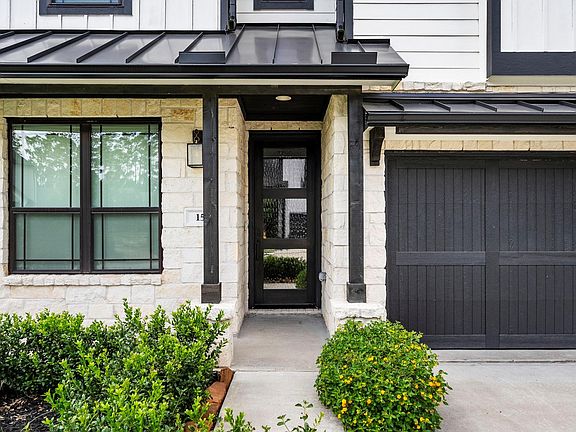 3rd image of 15 Honeycomb Ridge Pl