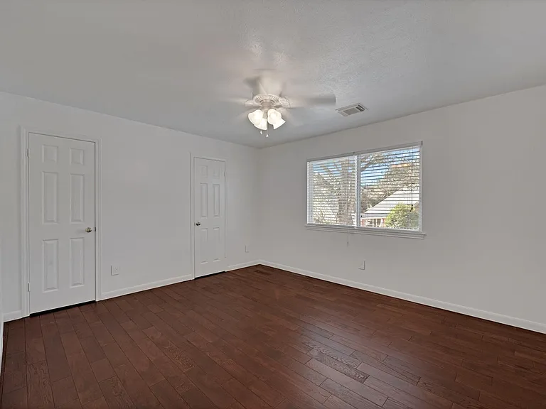 4422 Warwick Dr — Photo 23