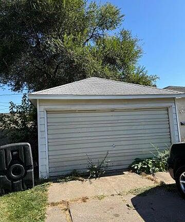 5th image of 1723 W Locust St