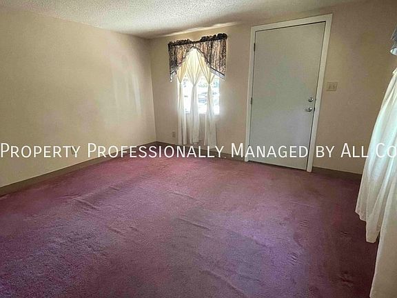 4th image of 2430 Tanglewood St APT 5