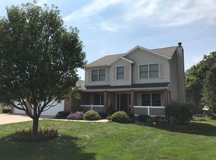 122 Meadow Creek Ct, Lexington, IL