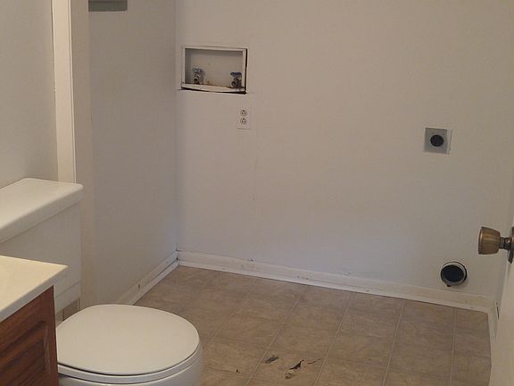 Half Bath w/Laundry Hookups