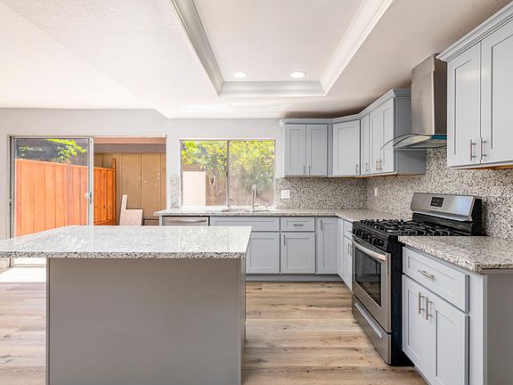 4th image of 2386 Lava Dr