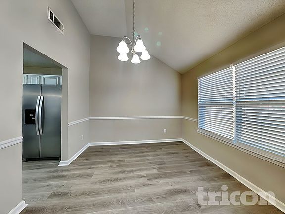 4th image of 2135 Mulberry Ln