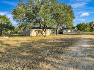 351 Sulphur Creek Estates Rd, Victoria, TX 77905