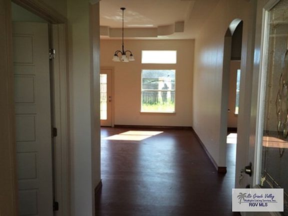 5th image of 7562 Ironwood Ave