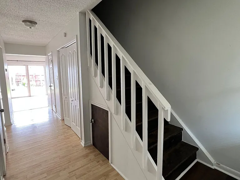 711 Woodbox Dr — Photo 9