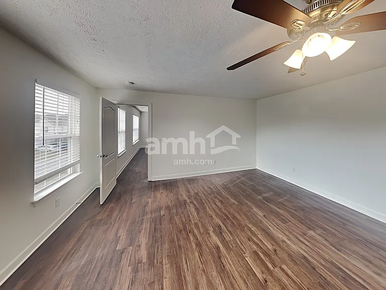 878 Daybreak Dr — Photo 10