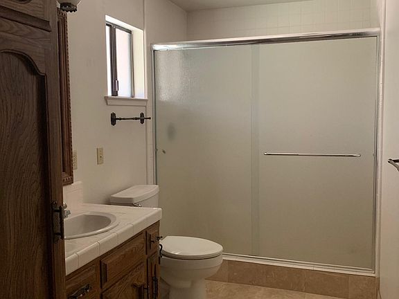 4th image of 601 N Schnoor Ave
