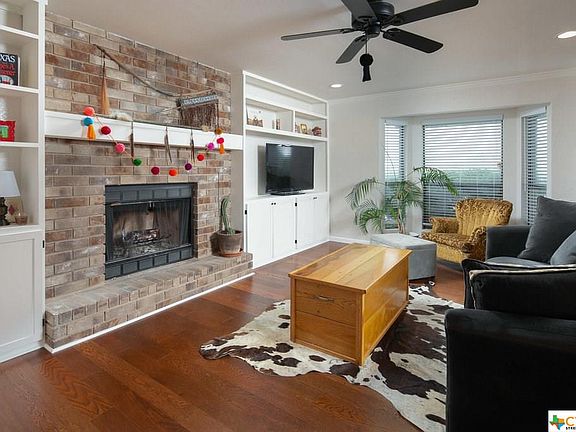 4th image of 1521 Heather Ln