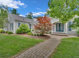 4815 Mill Creek Ct, Rochester, MI 48306