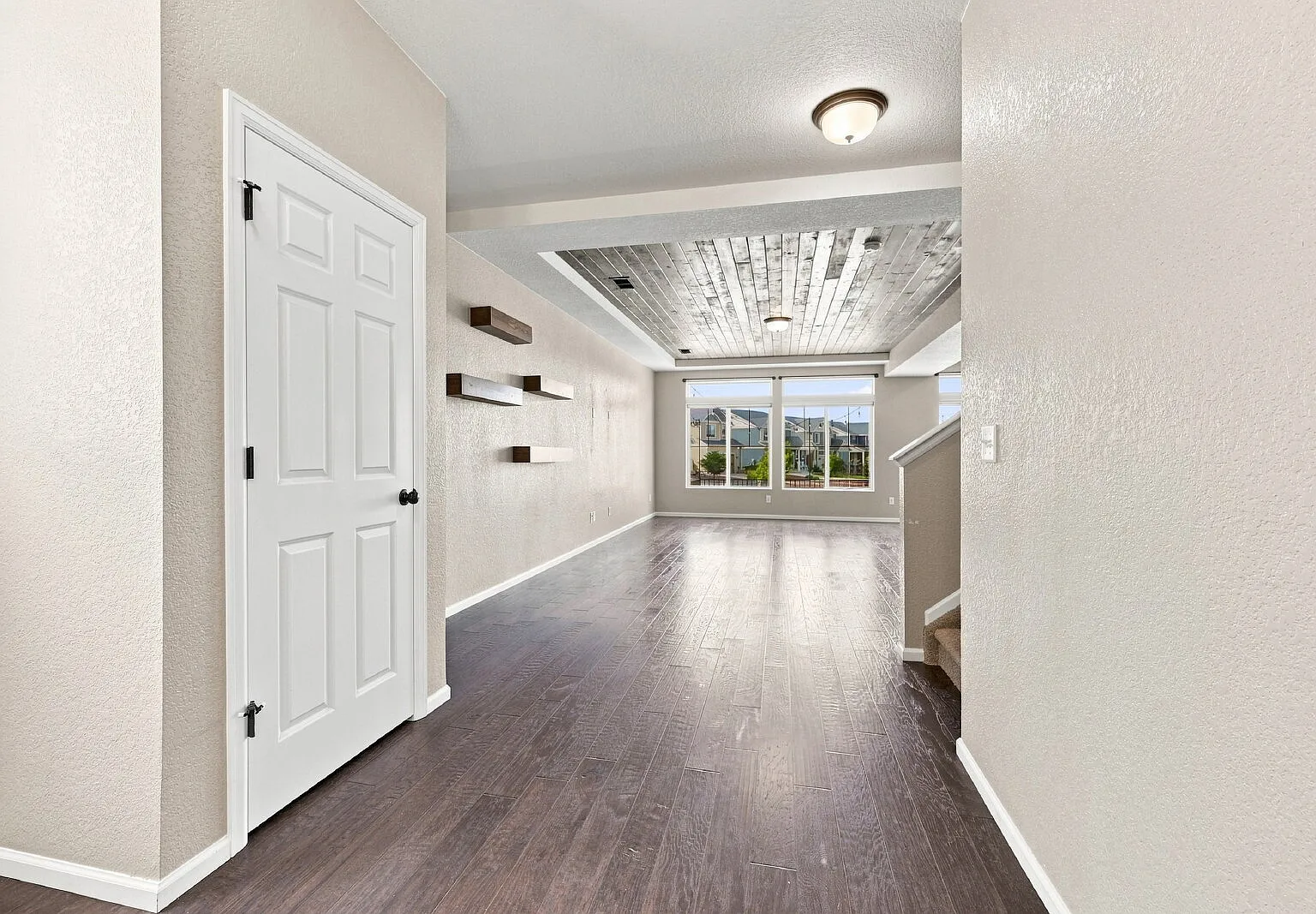 4 bed, 2.5 bath, 2269 sqft, $2,796 — Photo 2