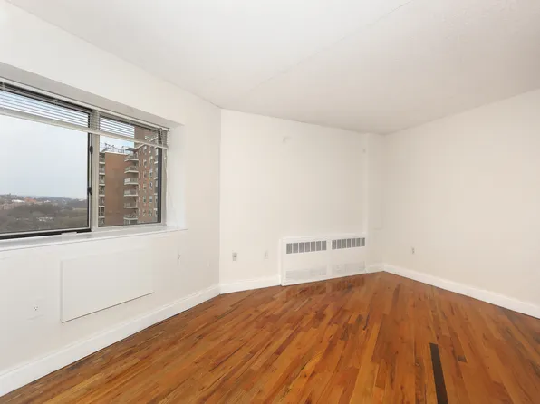 3880 Orloff Avenue image 4 of 11