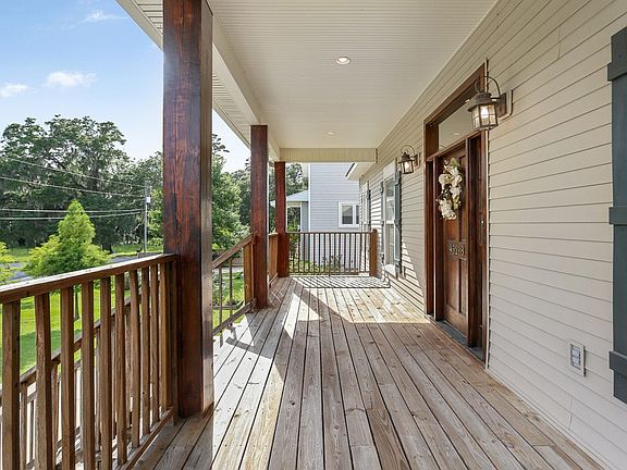 3rd image of 45218 Stonewall Ln