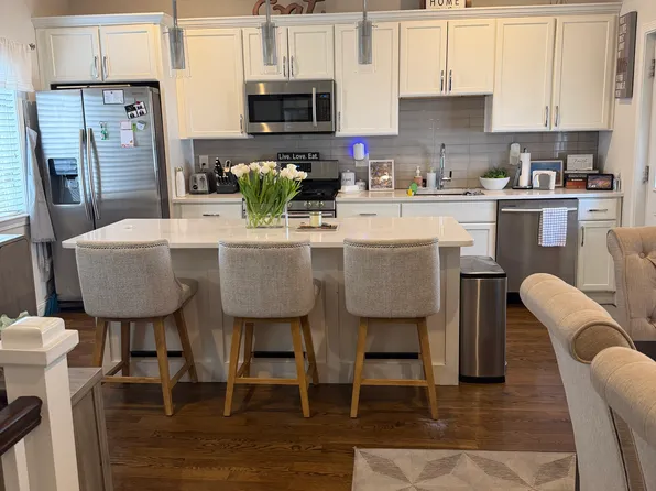 19 Pierce St Unit 1, Hyde Park, MA 02136