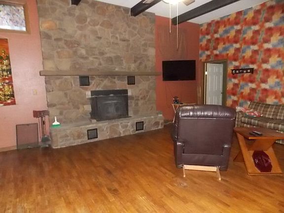 2nd image of 740 E 510th Ave