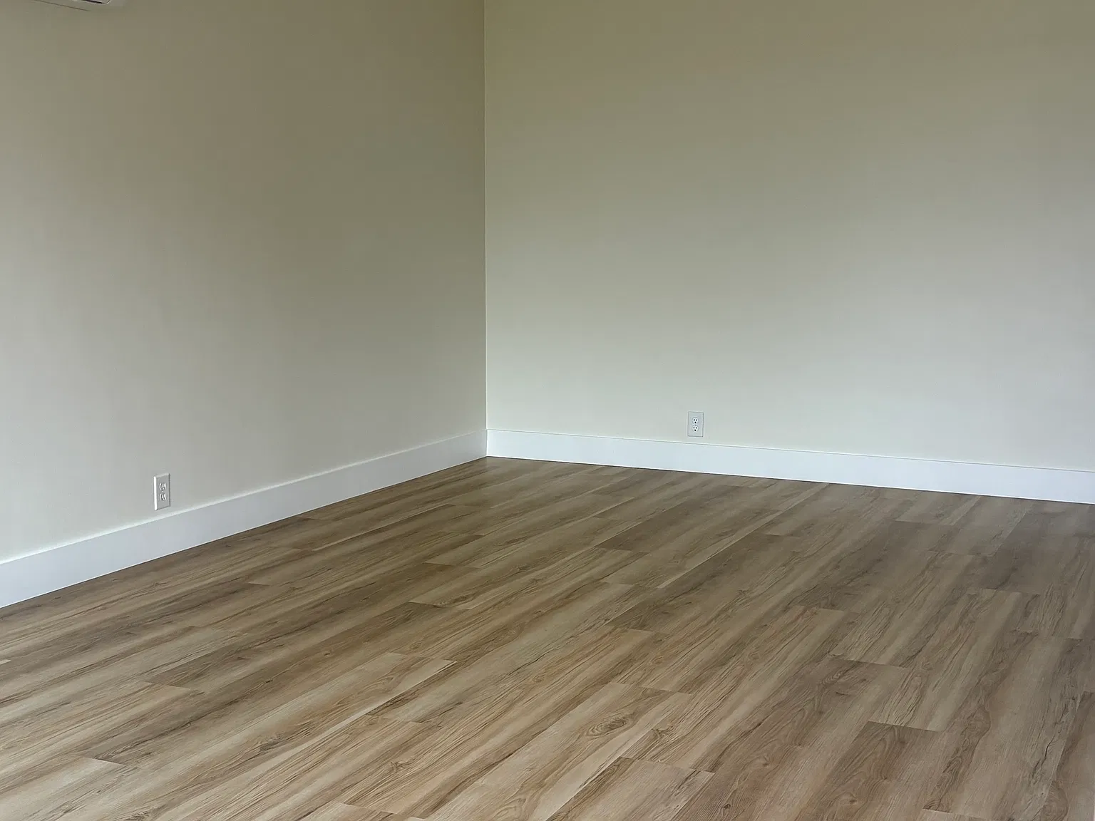 2 bed, 1000 sqft, $3,150 — Photo 4
