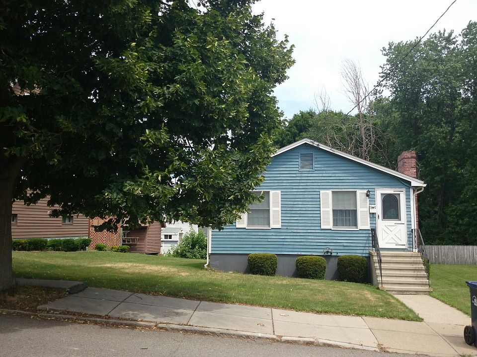 2nd image of 204 Milton St