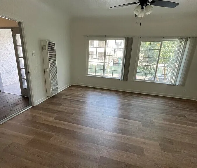 1439 Cedar Ave #10 — Photo 2