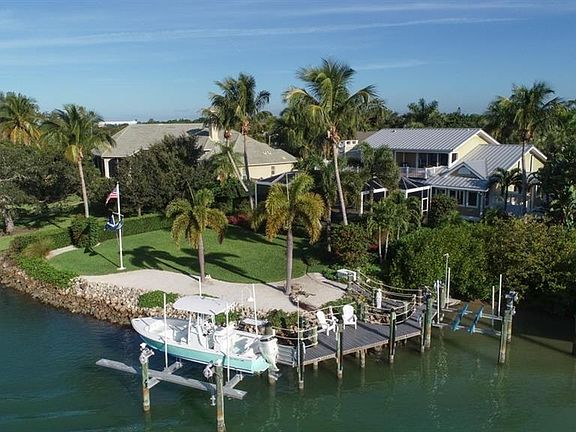3rd image of 611 Four Bays Dr