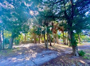 3 Cedar St, Cedar Key, FL 32625