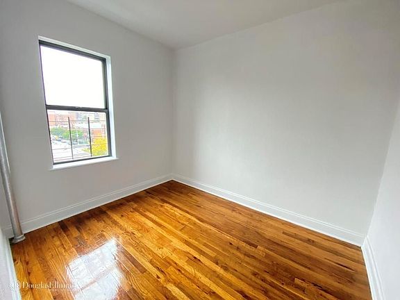 4th image of 4715 48th Ave #2E