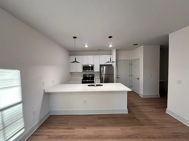 3515-104 Markland Dr — Photo 2