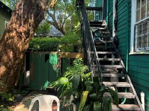 8127 Maple St, New Orleans, LA 70118