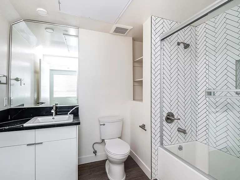 6120 Woodman Ave #101 — Photo 16