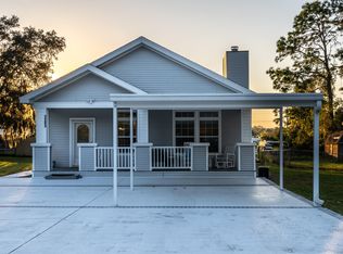 1303 2nd Ave, Welaka, FL 32193