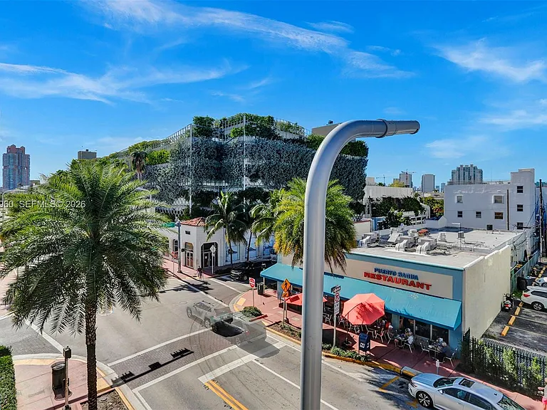 713 Collins Ave #42 — Photo 38