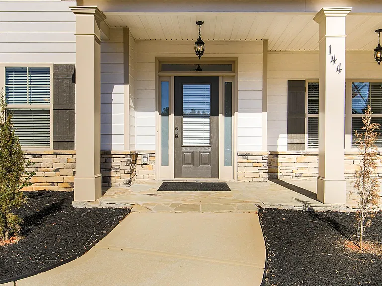 144 Reserve Pl — Photo 1