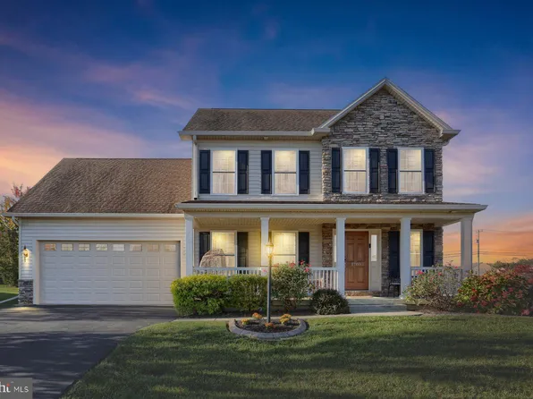 1780 Empress Dr, Mechanicsburg, PA 17055