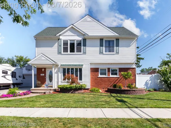 13644 Phelps St, Southgate, MI 48195