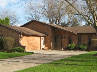 1225 Cheyenne Dr, Crown Point, IN 46307
