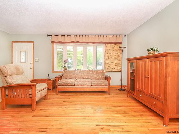 2nd image of 7 N Jordan Dr